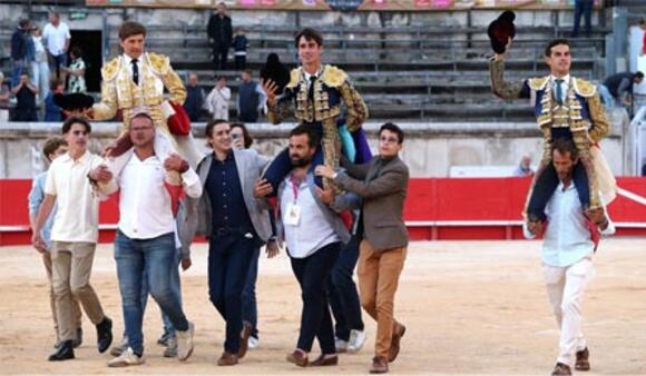 FERIA DE PENTECÔTE : DOUBLE PORTE DES CONSULS TRICOLORE POUR JUAN LEAL ET SOLAL, QUI TRIOMPHENT AVEC FERNANDO ADRIÁN