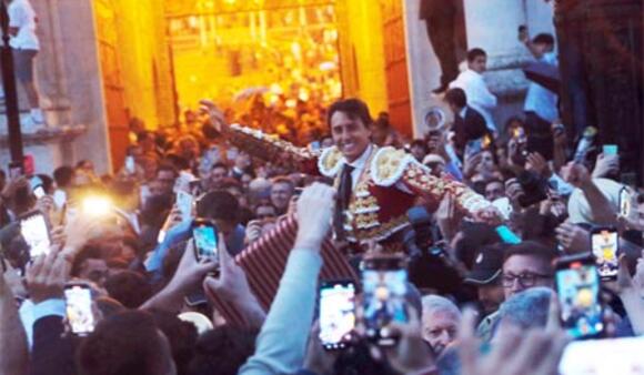 J -24 AVANT LA FERIA DE PENTECÔTE : ANDRÉS ROCA REY, PRINCE DE LA REAL MAESTRANZA